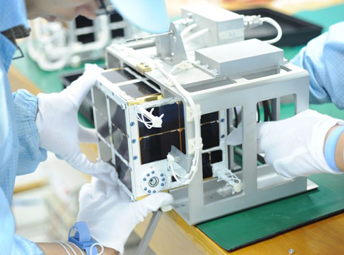 皮星一號(hào)星體和分離機(jī)...